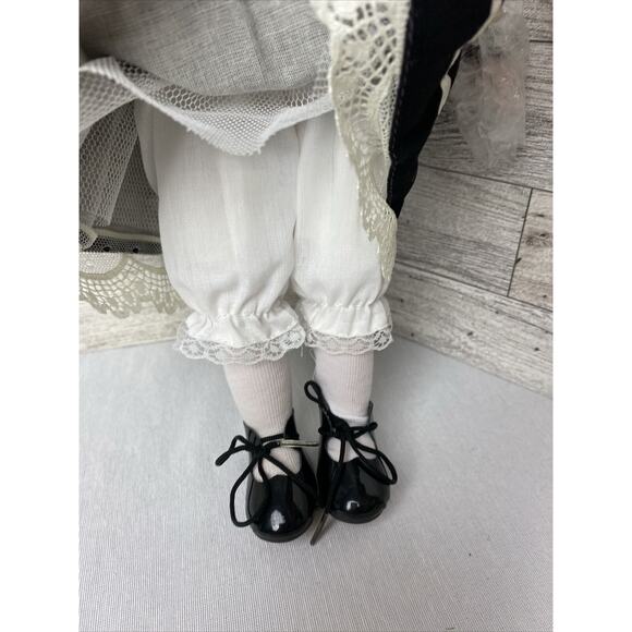 Vintage Lauren Anne Doll Collection Sarah NIB Bisque Porcelain 15” - Picture 5 of 9